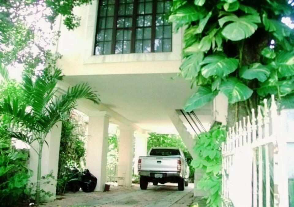 Hostal Y Camping Villa Mercedes Tizimin Exterior photo